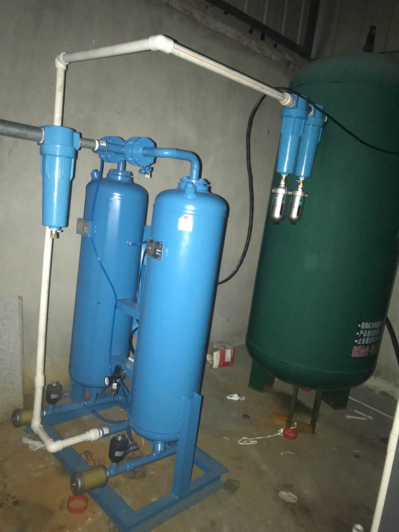 為什么在吸附干燥機進氣口要裝設過濾器？